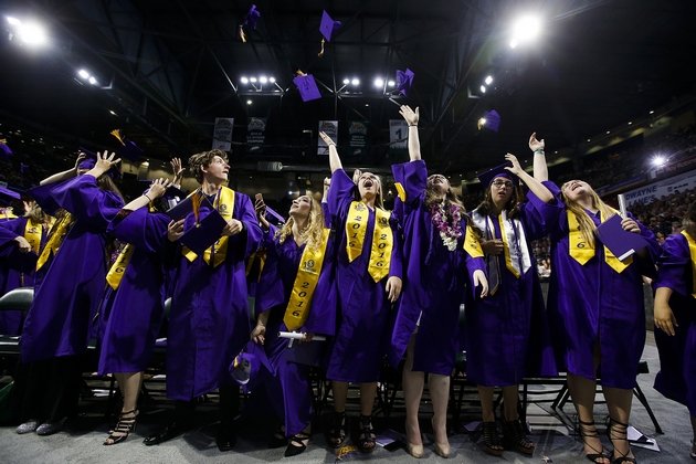EverettHerald's tweet photo. We're tracking #graduation2016 coverage using this list of commencements! #Heraldgrad
https://t.co/U3x83Mo37g https://t.co/6sq2Vs3ALO