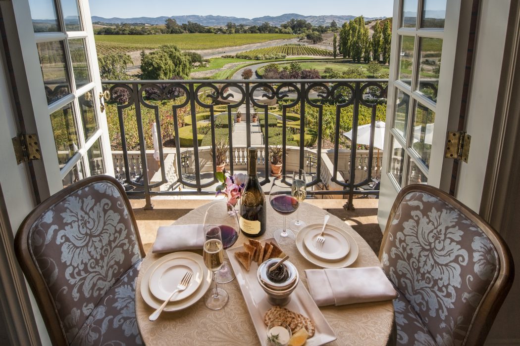 VisitNapaValley's tweet image. An itinerary for three romantic days in Napa Valley: ow.ly/ljOD300Z3Hw #Travel #Vacation