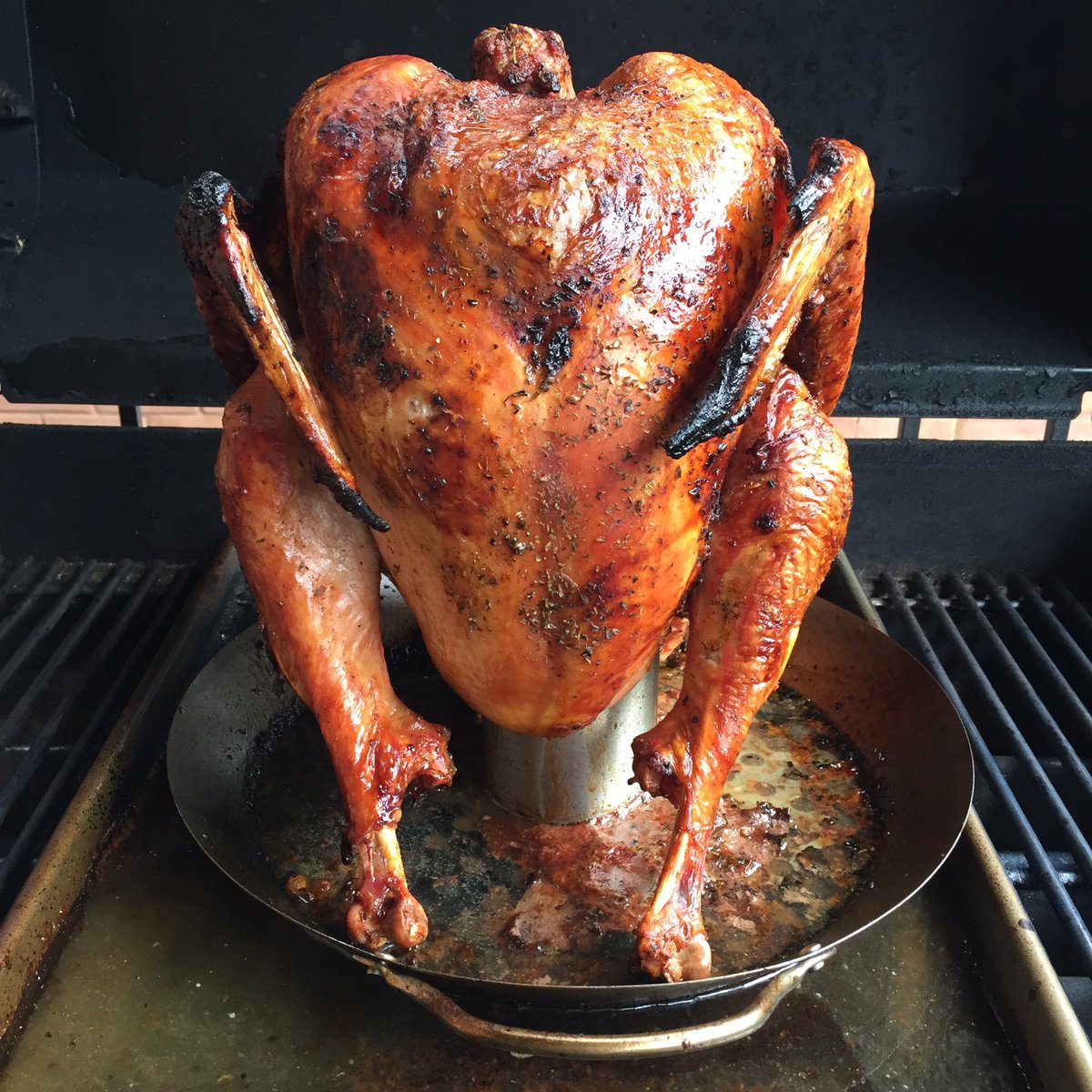 katlevitt's tweet image. Making a #beercan #turkey using @HalfAcreBeer #ThirstyThursday 
ooh.li/1d747eb #tryturkey #recipe #grill