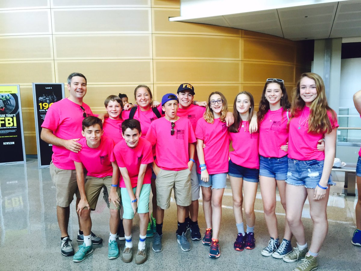 MsBucciCCMS's tweet photo. @CCMSStudentNews at the #Newseum ! https://t.co/hBorMH1BTL