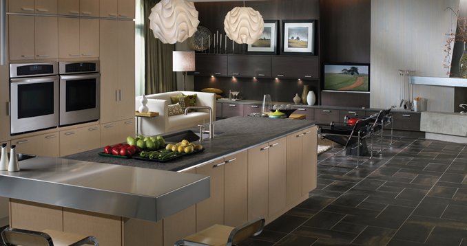 WoodMode's tweet image. A6: We were the 1st mfr to bring European influenced frameless cabinetry to American kitchen design #DesignLUX