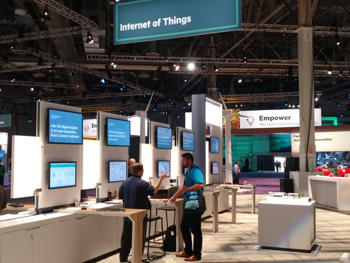 BiggerData9000's tweet photo. You think they came in to get out of the rain? What's the problem pal? #TheMachine #HPEDiscover #glengarryglenross https://t.co/XVmn6WPtUa