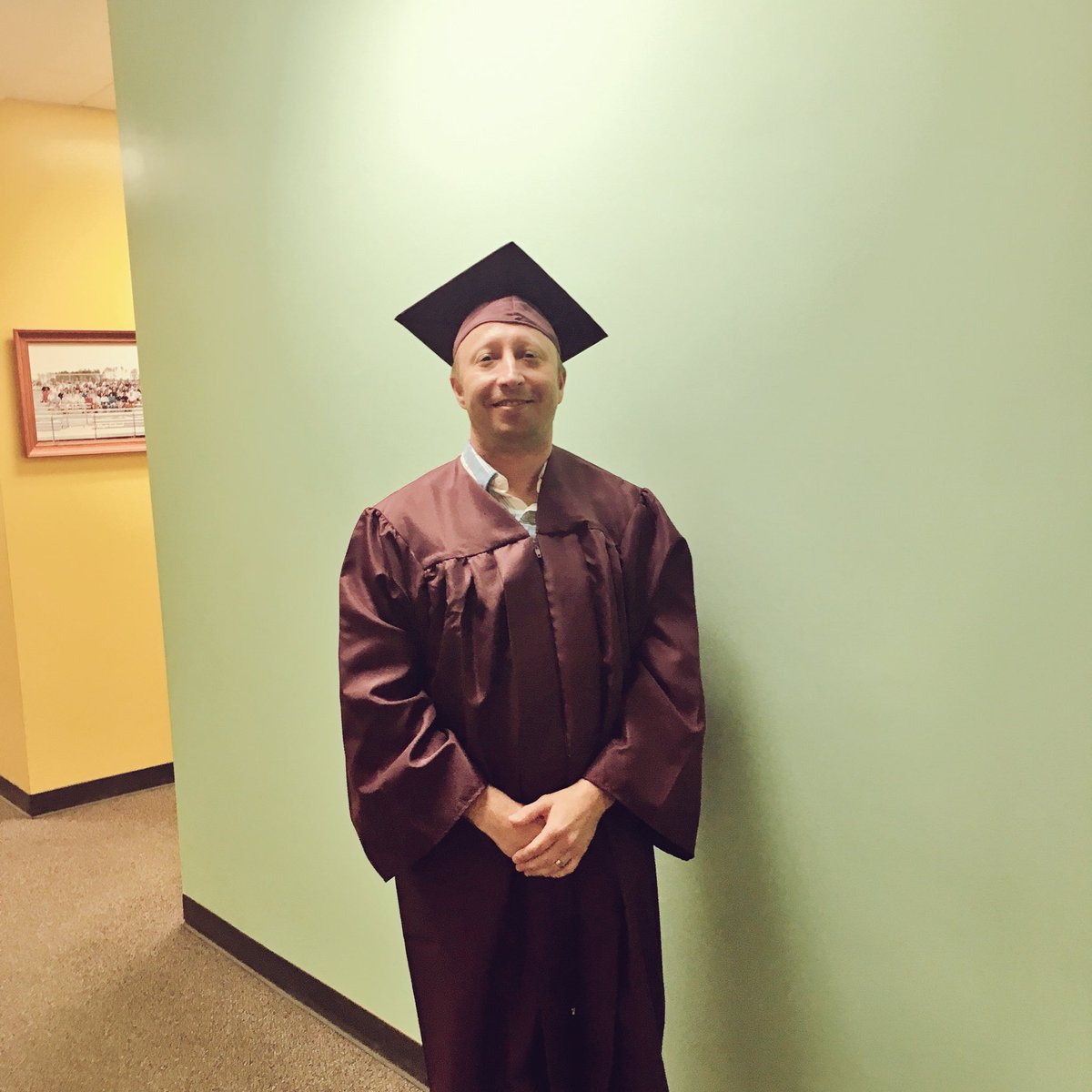 thekesterson's tweet photo. Three days... 🎓🙌😢 #foreverfalcons #2016GRADS https://t.co/ThjlDflG7b