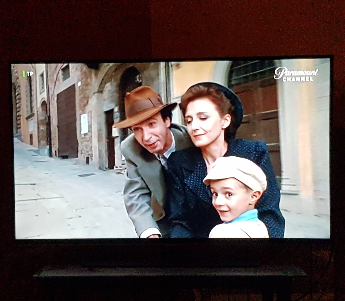 La vida es bella ahora mismo en Paramount #peliculon!!!