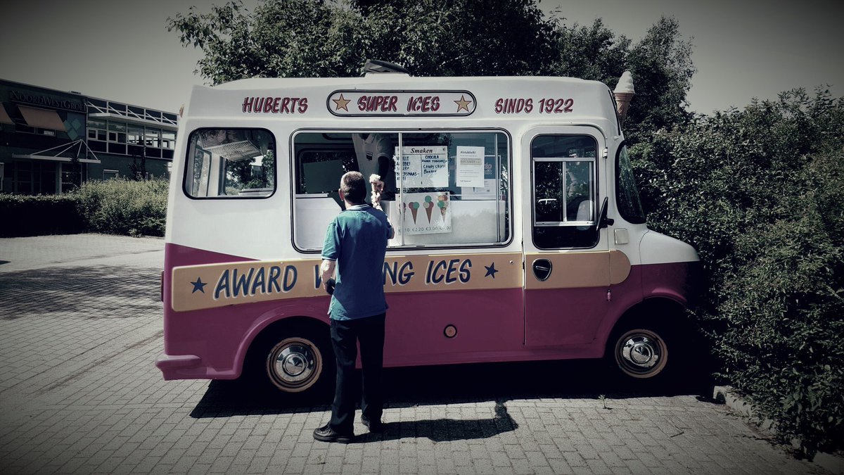 Leuke geste, ijsje bezorgen voor 1x een jubileum en 1x voor goede samenwerking <a href="/HomeTeamNL/">HomeTeam</a> @nwgigsd #Jabadoe