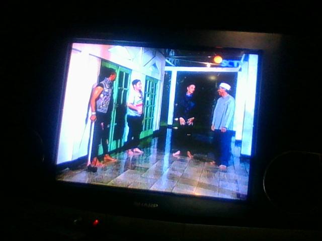 HikmatulAndhika's tweet photo. gaul amat cranya salam sama ustadz aduuuuuuh #3semprul ada"ja ya @dhikacungkring https://t.co/8u1nSKK2ly