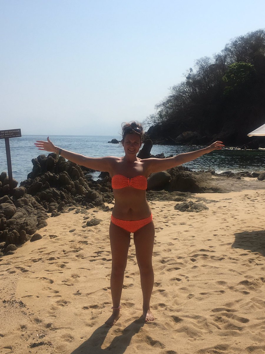 STAMZO1990's tweet photo. La Caletas! ❤️🇧🇬👙🌞 https://t.co/EtHyh6r5LX