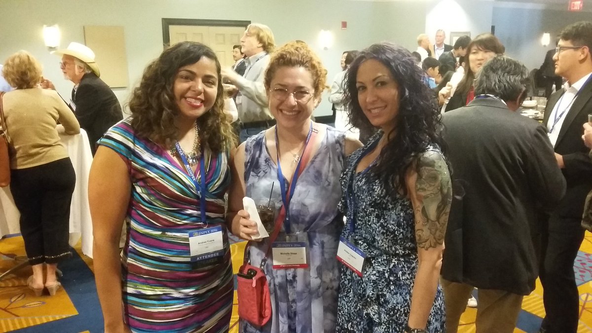 WorkItCheryl's tweet photo. @EvansIPLaw Michelle Stapp (TheLinenThing) & Amber Capito @Vampgirl222 (Lug_bot) #inpex2016 #awards @Invention_Show https://t.co/142KciQZKU