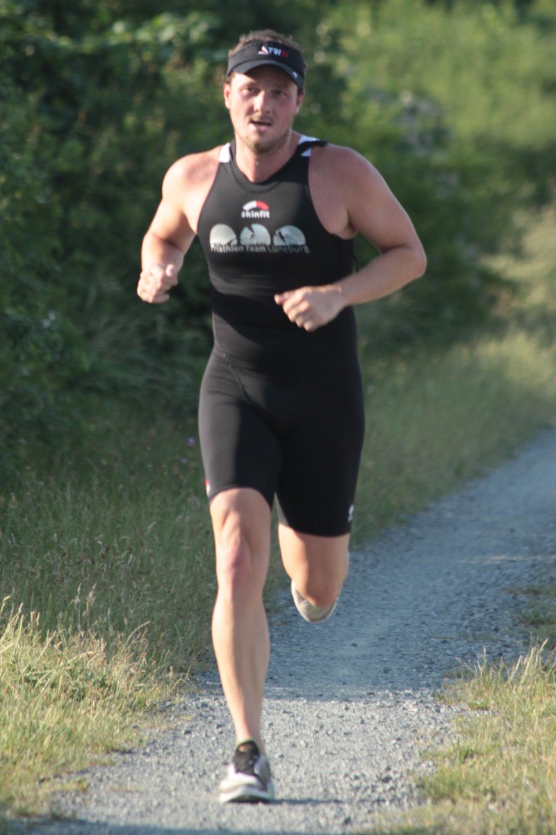 CliffParnitzky's tweet photo. Yeah, tolle Schwimmleistung beim @TriTeamLG Swim & Run am #Inselsee - dicht hinter @frank79reimann - Laufen wird ... https://t.co/zmWB0nCJgP