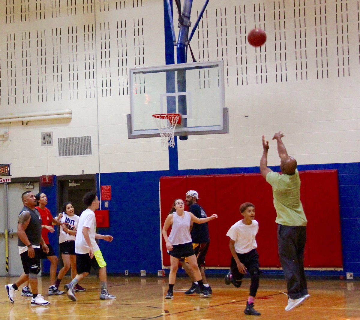 luvelleb's tweet image. First time in 4 years, the DeWitt staff team scores more than the students.  I wonder what was different this year😳?