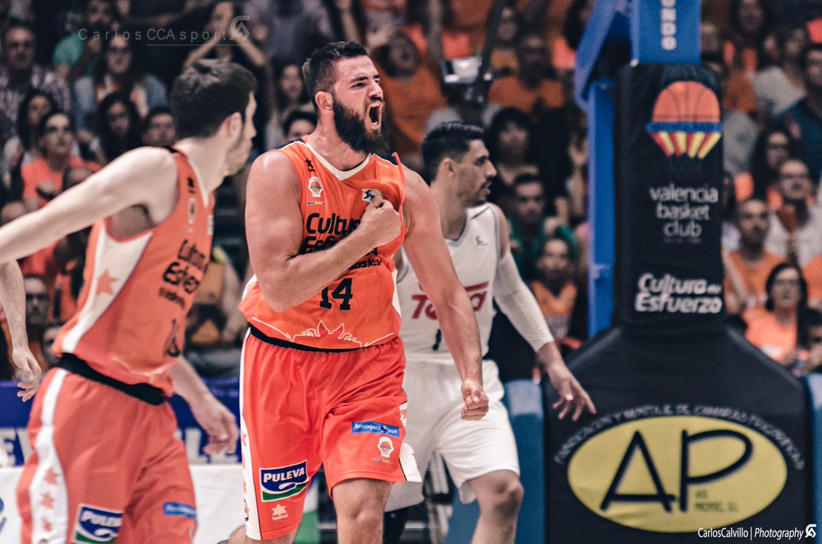 carloscca89's tweet photo. No pudo ser. Pero yo me quedo con esto, una muestra de la actitud y esfuerzo de todo el equipo…#VBCRM4 https://t.co/Xb3d9ibiO0