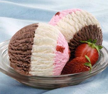 emma_muller5's tweet photo. Neapolitan ice cream or @Rbergy7 ? https://t.co/6iC04W56X7