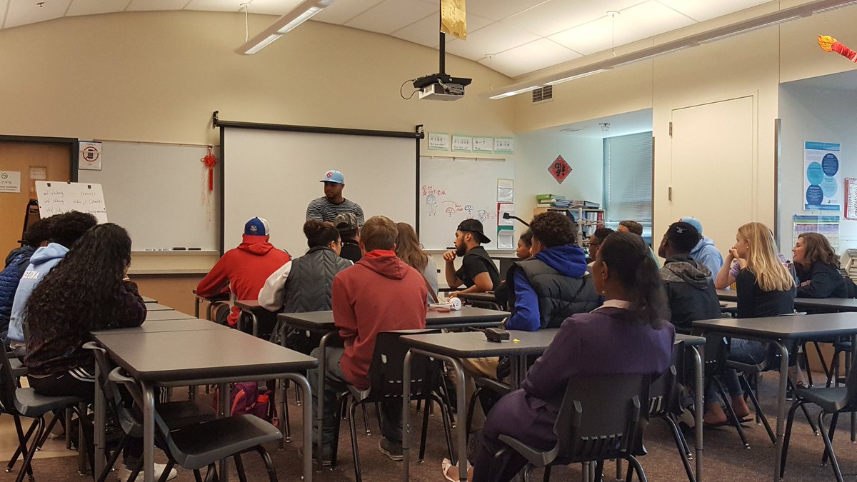 ncboomstick23's tweet photo. It was a pleasure speaking to you. #ChiefSealthHS https://t.co/G7gvUfk3Mx