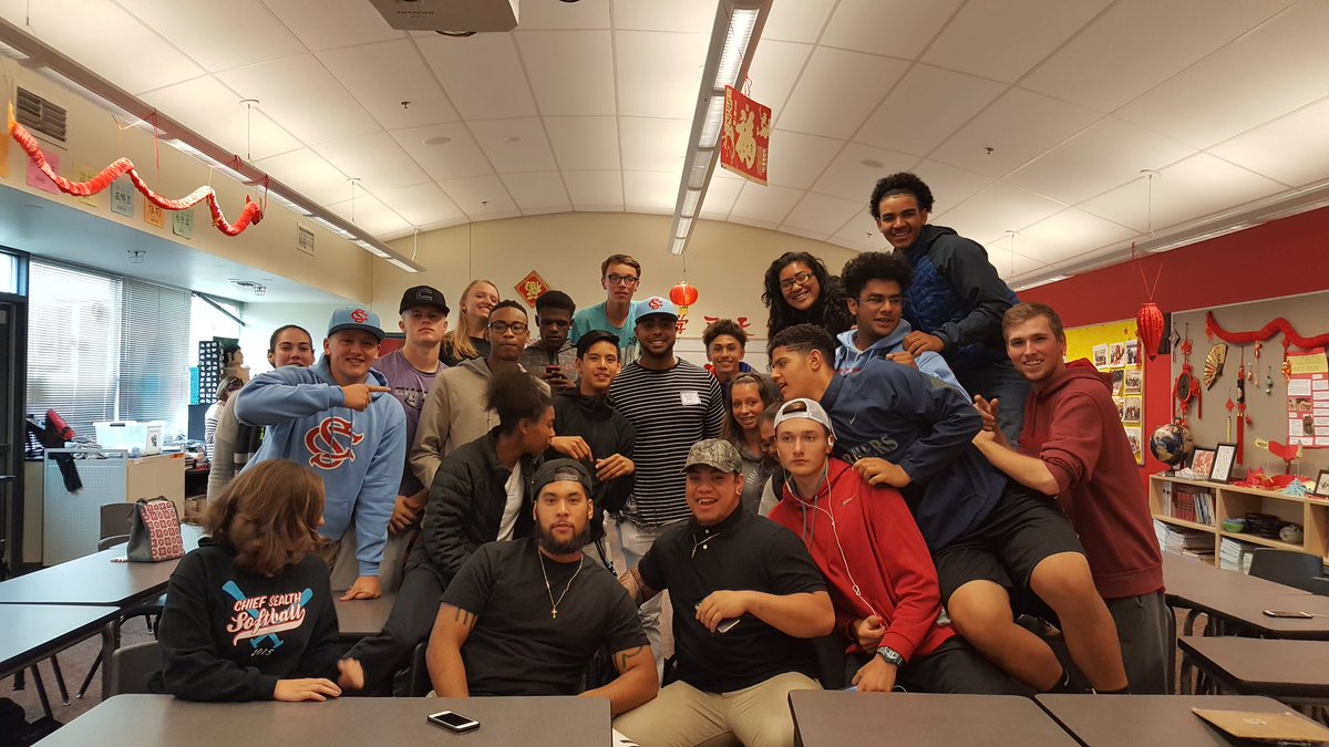 ncboomstick23's tweet photo. It was a pleasure speaking to you. #ChiefSealthHS https://t.co/G7gvUfk3Mx