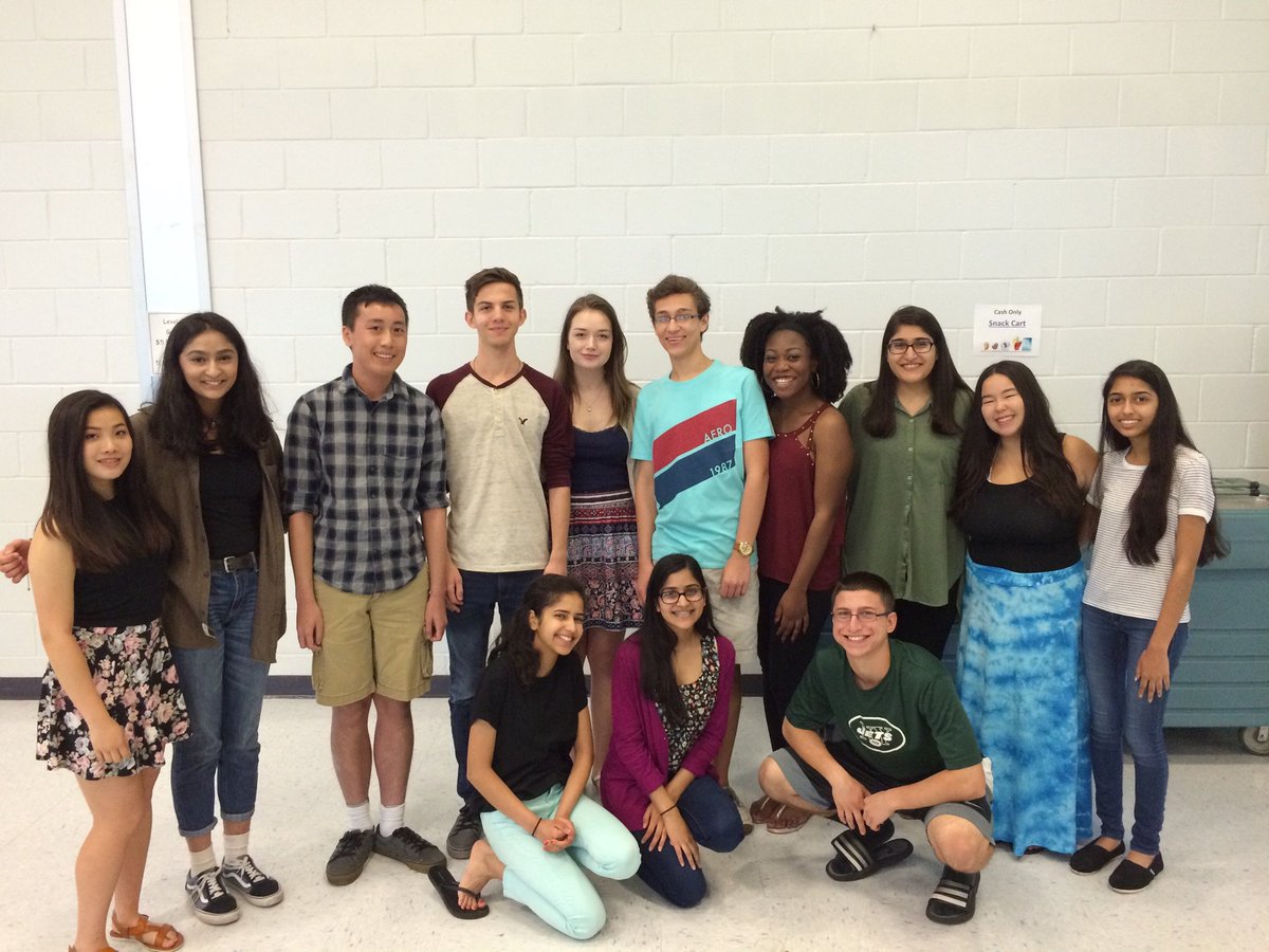 Farewell to our HHS senior board, this year would've been impossible without you. We welcome next year's exec board!