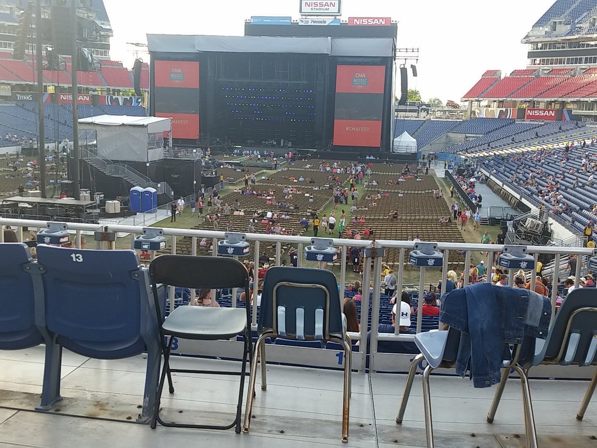 denise_dr's tweet photo. @chevrolet @chevyCMA https://t.co/J03OoBBgAx