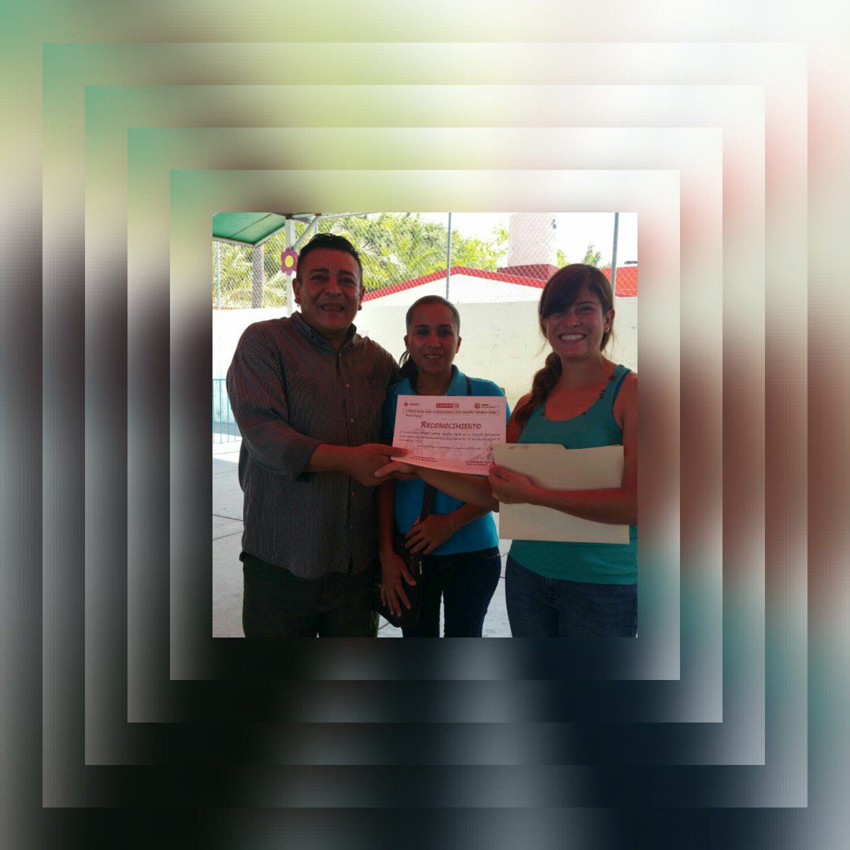 cano_psc's tweet image. Entrega de reconocimiento a la educadora Abigail Leticia Aguilar Ayón
