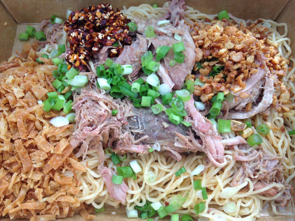 #garlicnoodle Perfect for Thursday night! Only at <a href="/WannaESF/">Wanna-E</a> at OtG:Upper Haight from 5-9pm!