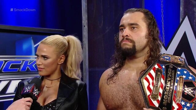 Sinchana87's tweet photo. @ReneeYoungWWE entrevista a @LanaWWE,Rusev y Titus O'neil en backstage.#SmackDown #TotalDivas https://t.co/7UiohZQEXy