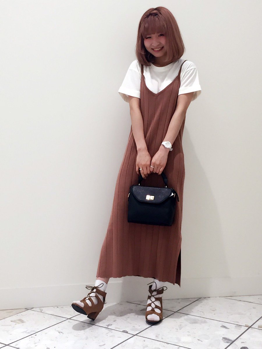 Ems Excite エムズエキサイト Staff Styling 大津パルコ店 トレンドのキャミワンピは膝下丈なので大人っぽく着こなせます シンプルロールアップティシャツ 990 税 リブキャミワンピース 3 990 税