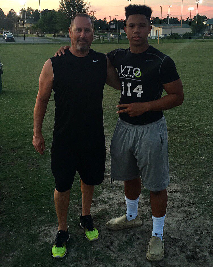 Jearl_DB3's tweet photo. Thanks for everything coach ! You got me where I needed to be and I'm thankful for that 🙏#onelastsession #ohyeahbaby https://t.co/UUBqD5jJAm