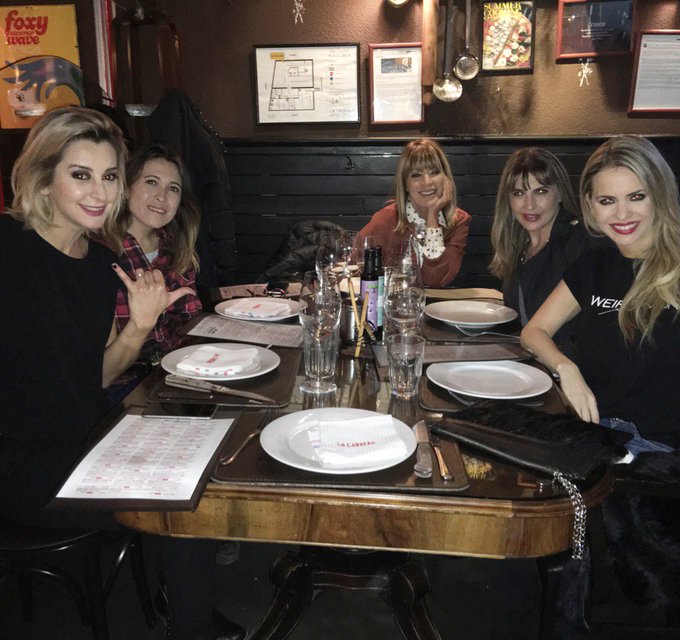 Por cenar en @lacabrera_bsas con las chicas de @BenditaOk @AnyVentura1 @letyfernan @lacorderoes @MaruFernandez_