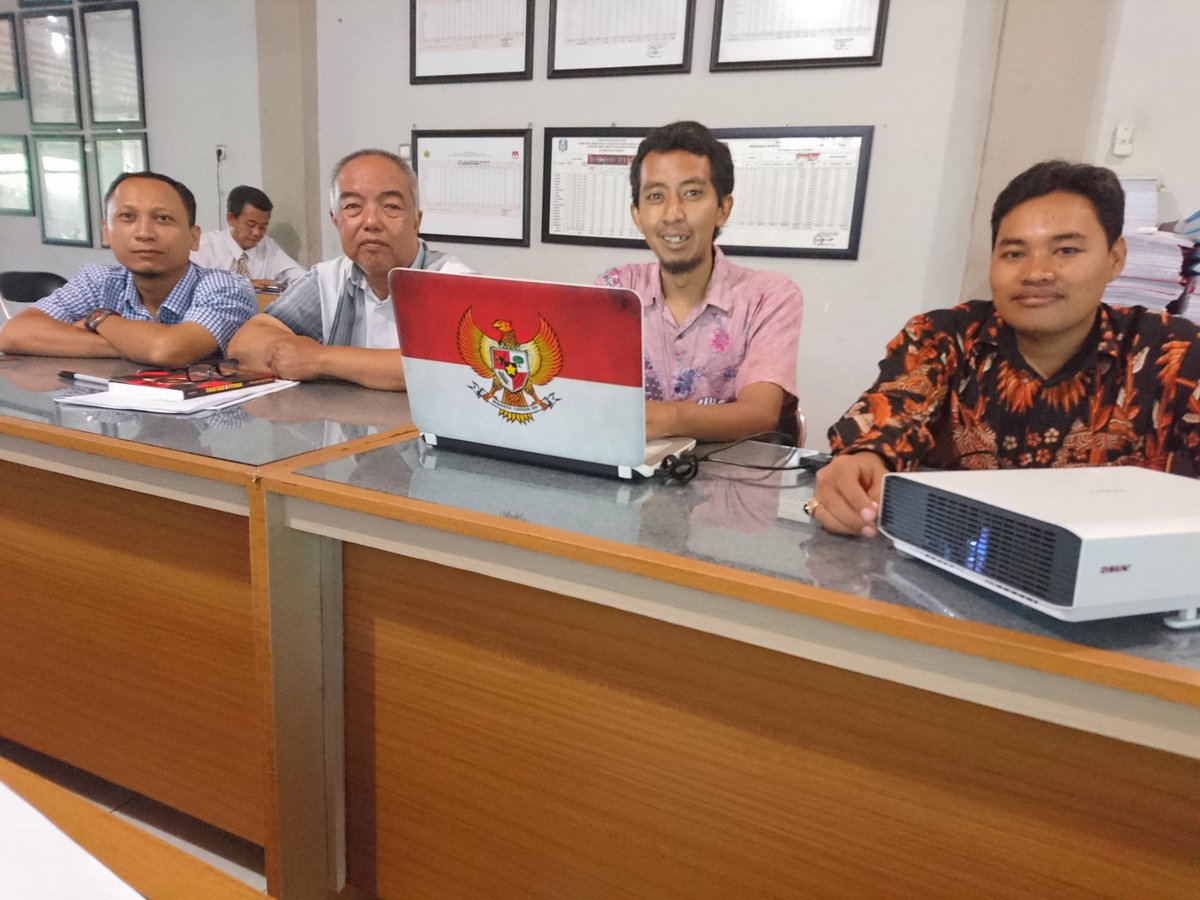 KPU Kabupaten Gresik kpud-gresikkab.go.id/v2/index.php/2…