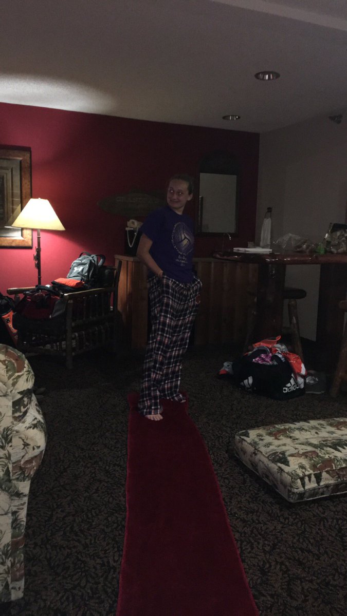 JustJCThings5's tweet photo. Thought it was a blanket... Turns out to be a red carpet #StateThings https://t.co/llXZyWt202