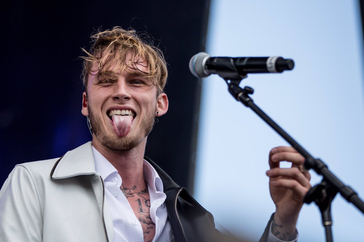 AndresWrites's tweet photo. Here are a few shots of @machinegunkelly, who put on a hell of a show at @soundset. He left it all on that stage. https://t.co/iYsICAQgeO