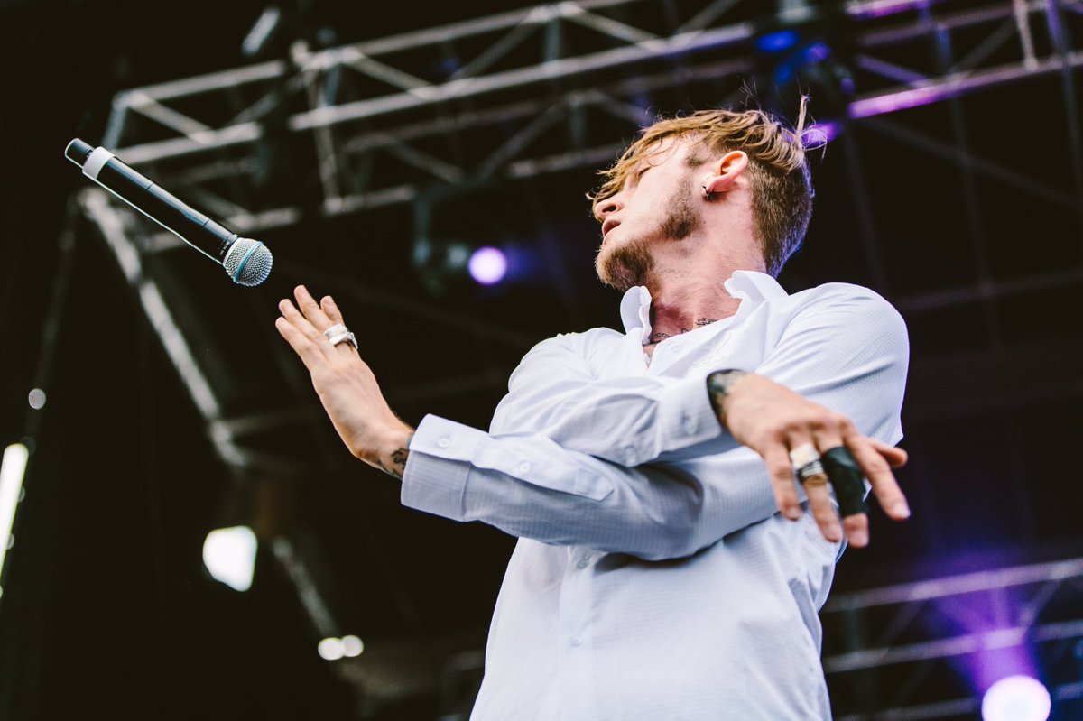 AndresWrites's tweet photo. Here are a few shots of @machinegunkelly, who put on a hell of a show at @soundset. He left it all on that stage. https://t.co/iYsICAQgeO