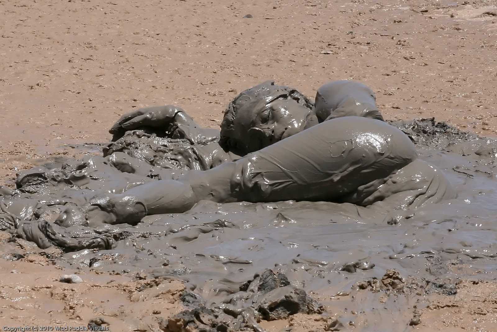 Mud Puddle Visuals on Twitter: "Rubbin' Desert Mud https://t.co/K...