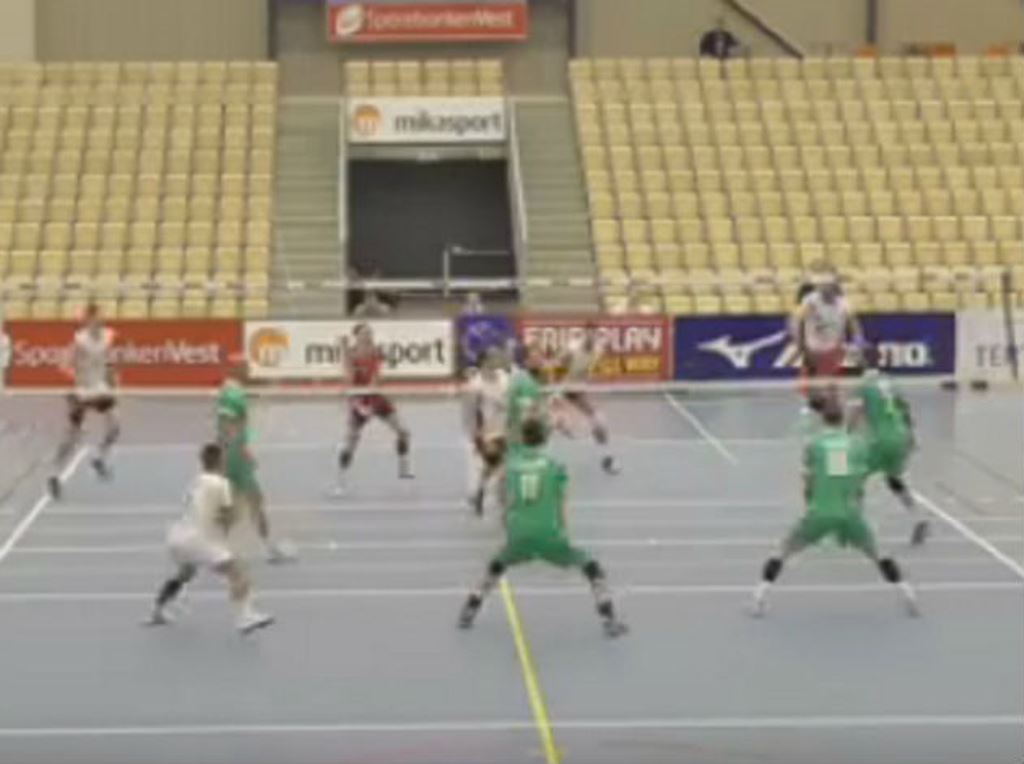 WofVOLLEY's tweet photo. TOO SMART! What a set by libero (VIDEO) https://t.co/9x8AEwP8SZ #volleyball #all4volleyball https://t.co/G2jnZpzy1w