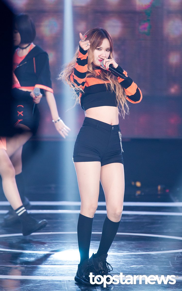 5XIDREAM's tweet photo. EXID @ show champion #LE https://t.co/D9rDxhqkk1
