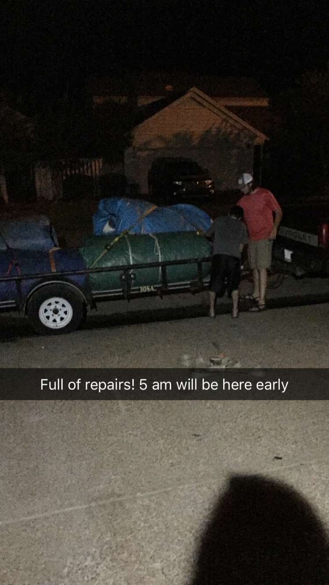 FuntimeJackson's tweet image. Getting loaded for an early morning route. #5am #funtimejx #waterslides #bounchouse