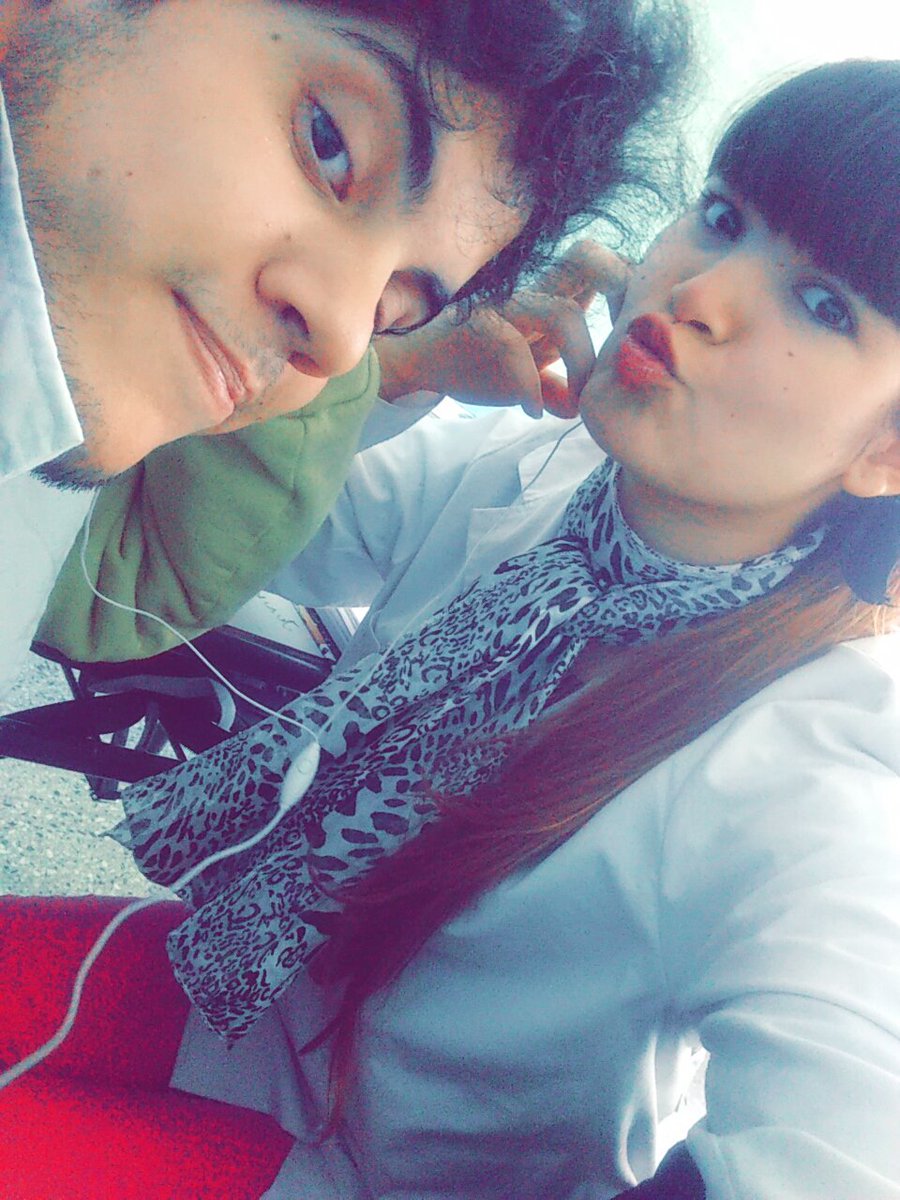 GalvanAylen11's tweet photo. de la otra vez en el cole con Tincho n.n
te quieroo compaa @YagueThorne29
#Selfies #Cole #CompaDeBanco #Amigo https://t.co/Ykr98WR5F8