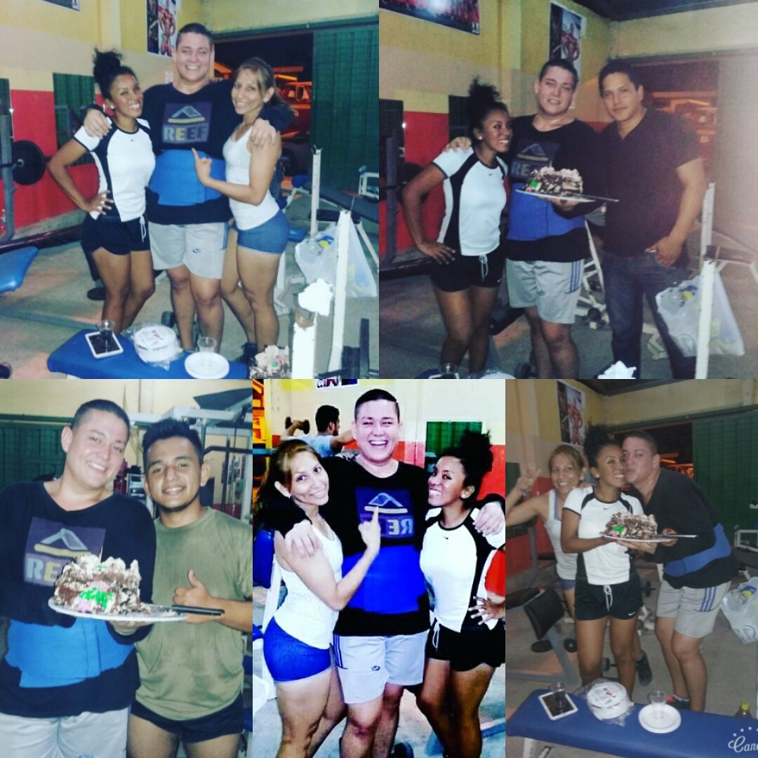 salmonrivas's tweet photo. Jodiendo con la cumpleañera...😙😙😙😙😙 https://t.co/zTEam4yvhw