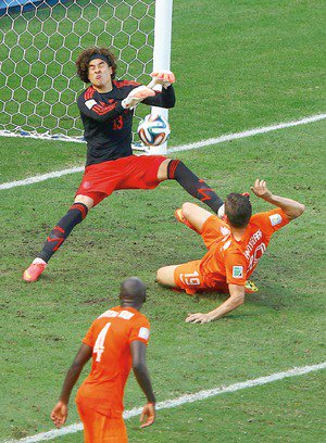 babymalcoom's tweet photo. SAN FRANCISCO GUILLERMO OCHOA MAGAÑA SE MERECE UN MONUMENTO 

#WeLoveTomarJamaica #PedaConElTri https://t.co/U2EISE6b31
