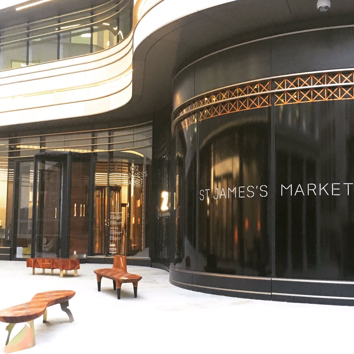 MayfairTimes's tweet photo. We love these fabulous benches at the new St James's Market #stjames @TheCrownEstate https://t.co/QowvE1ujnu