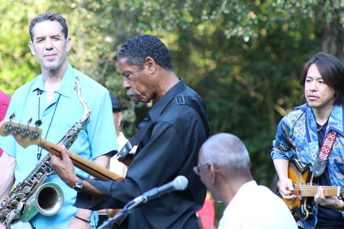 UniqueHiFi's tweet photo. @MitchMo8 &amp; Circle Of Friends @DescansoGardens 6/9/16 #LAjazz #Jazz #RobertKyle #MichaelSaucier #YuOoka https://t.co/caWxcyDkwb