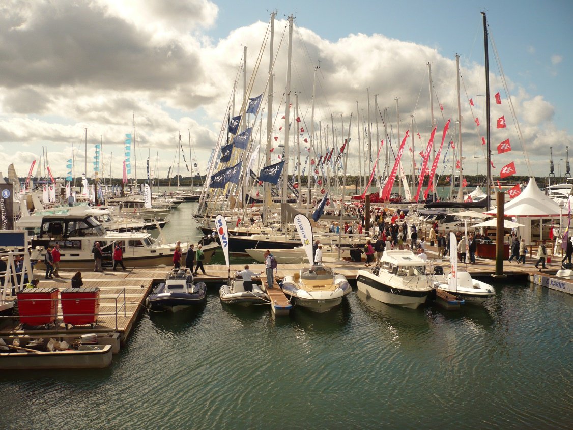 Drijvende steigers van de Southampton Boatshow 2016 kunnen overgenomen worden. Lees meer: bit.ly/1ZD07Pi