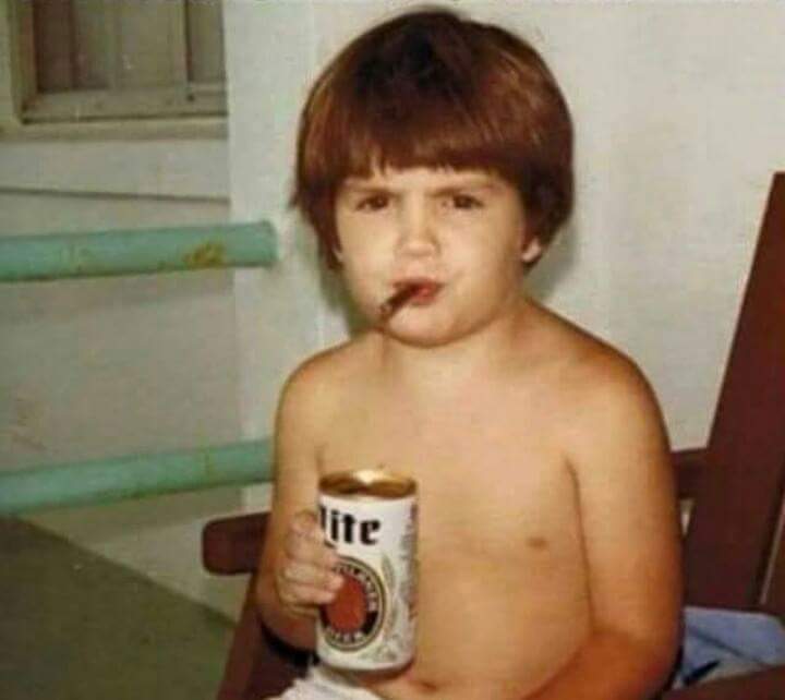 MarcaroniNCheez's tweet photo. Quick #TBT to me as a kid. #NotReally #ButProbably 💩 https://t.co/KsJKg5i438