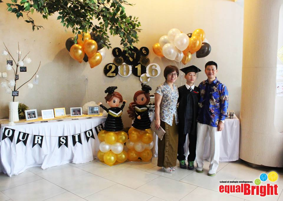 EqualBrightBdg's tweet photo. Happy Graduation :) https://t.co/W05wsy4yDu