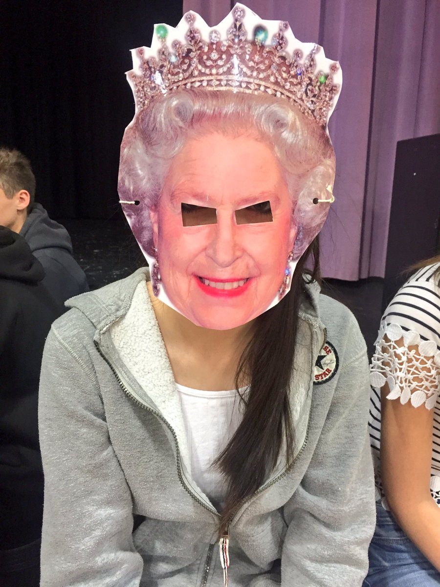 kinrosshigh's tweet photo. Some Royal visitors to our street party! #khsstreetparty #royalvisit #HMQ90 #kinrosshigh #HMQ90TeaParty πππΈπΌ https://t.co/84374Jyw1H