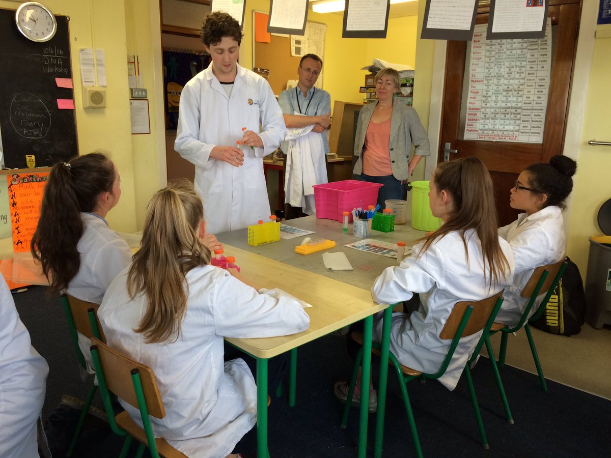 Cellexplorers's tweet image. Ciaran is back in #stoliverplunkettns where he studied not long ago! #sciencerolemodel #sciencerising @SFIdiscover