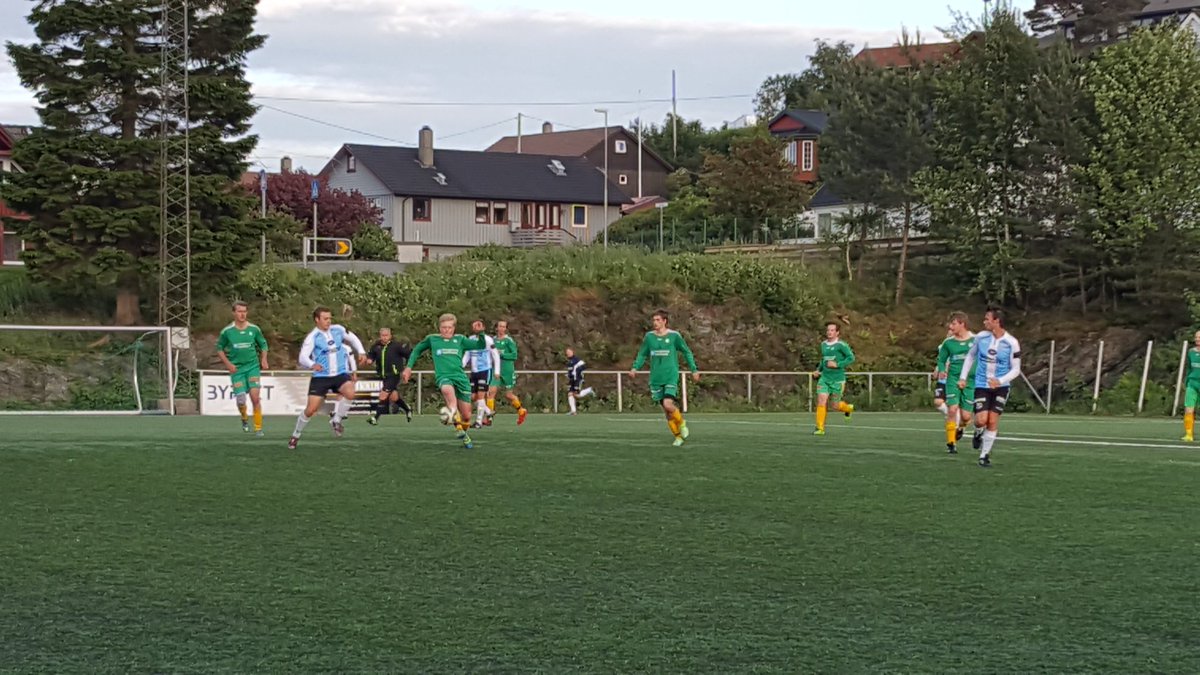 fotballhjerte's tweet photo. @LeirvikBK her er etpar bilder til fra kampen i går 😊 https://t.co/DskFJ8JUCq