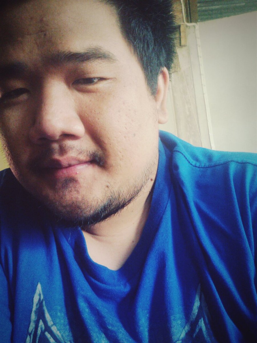 P_peerached's tweet image. ถ้าความรักมันคือหนามที่คอยแทงหัวใจ หัวใจของผมคงพรุนไปแล้ว