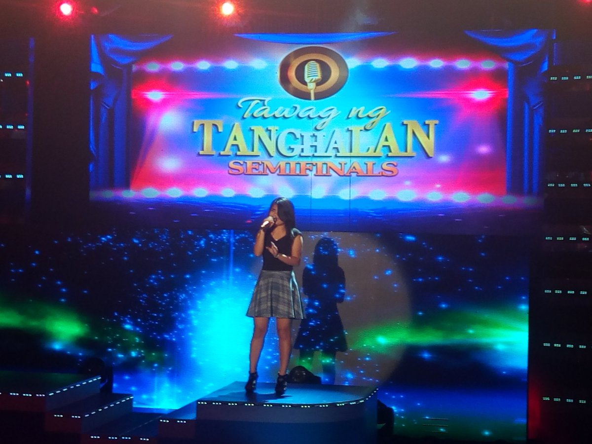 itsShowtimeNa's tweet photo. Susunod naman ang semifinalist na si Pauline Agupitan na kakantahin ang kantang #TNTQ2HuradosChoice para sa kanya! https://t.co/EP5rjKA97c