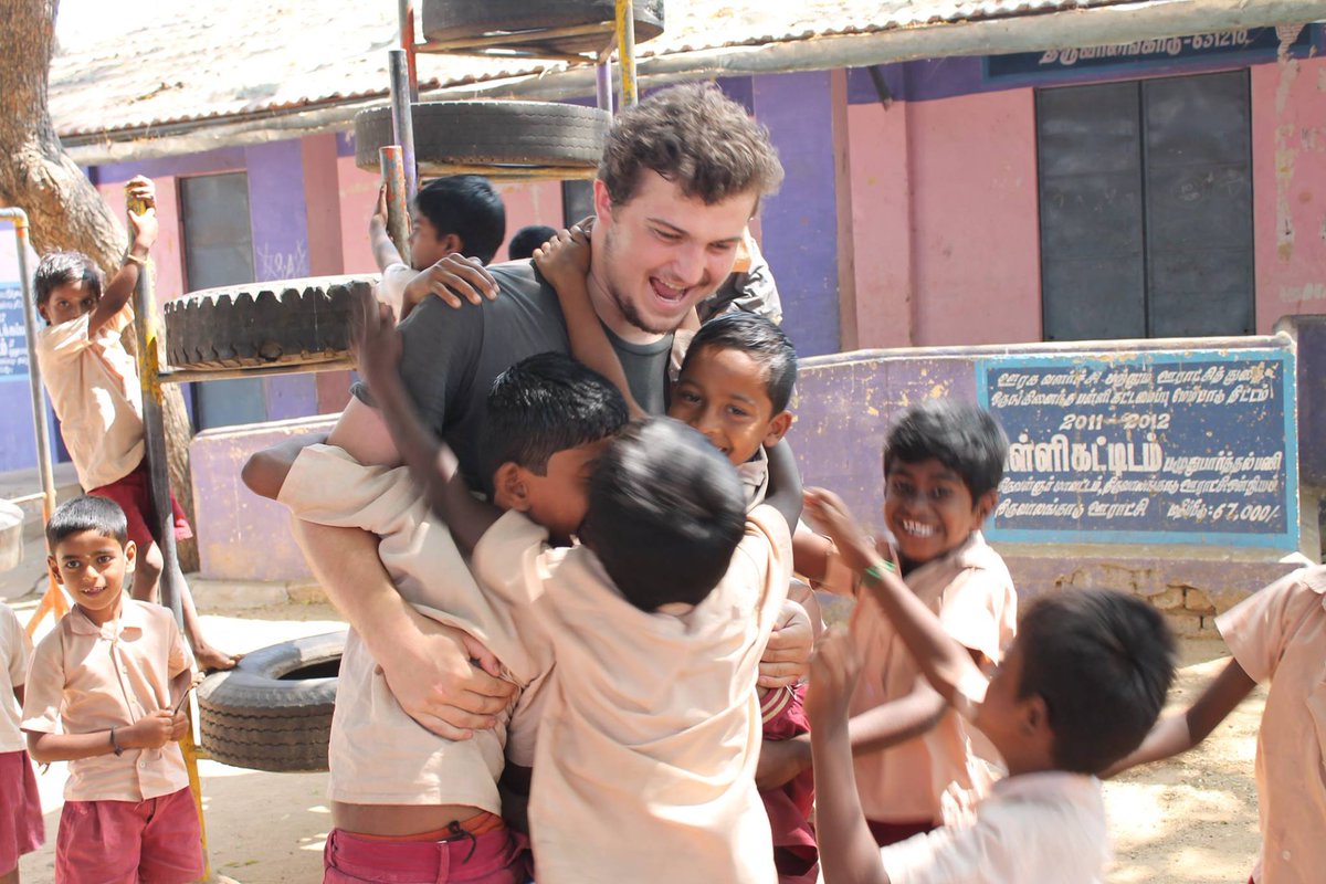 RestlessDev's tweet photo. Whether it's volunteers, host families or local people @ICS_UK is about making friends #ICSFamily #VolunteersWeek https://t.co/YWU9xRushe