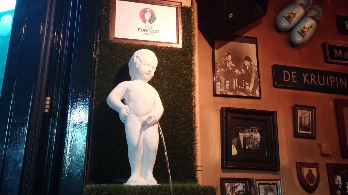 OmroepGLD's tweet photo. Gelderse cafés kiezen voor België tijdens EK voetbal https://t.co/LNbg4mwWni https://t.co/u5rbQXcYcL