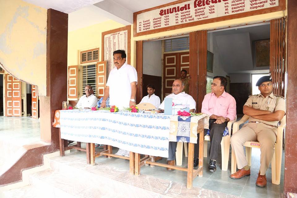 CRPaatil's tweet image. બાળકોનો શાળામાં પ્રવેશ એટલે.....
બાળકોનો નવા જીવનમાં પ્રવેશ.....
શાળાપ્રવેશોત્સવ-૨૦૧૬